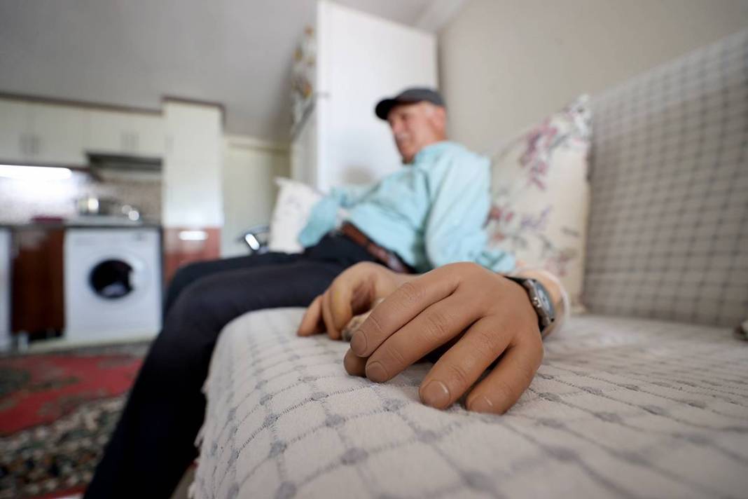 Protez kollarıyla diğer çiftçilere 30 yıldır taş çıkartıyor! Engelli çiftçinin azmi takdir topluyor 9